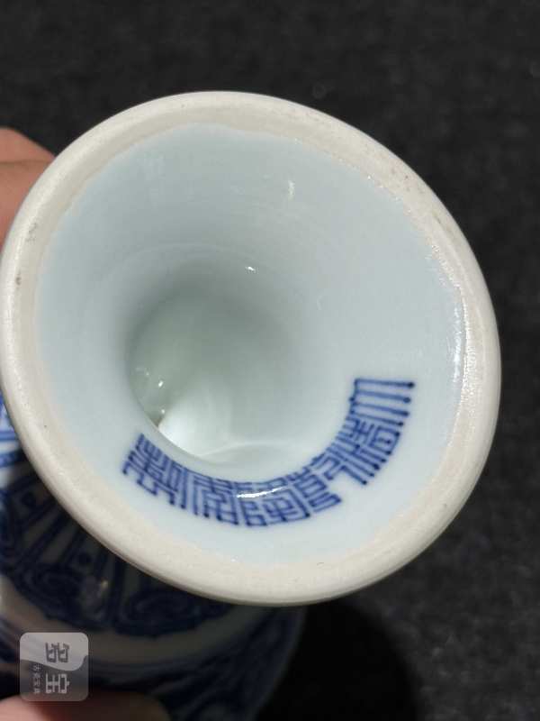 清乾隆 青花莲托梵文高足杯 - 图8